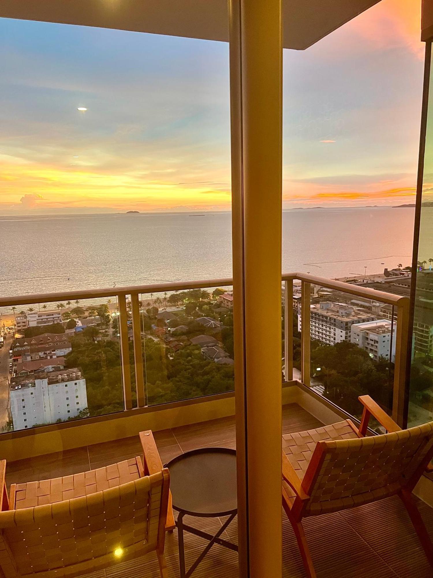 Luxsl Luxury Style Of Life 6 Apartment Pantai Jomtien Luaran gambar