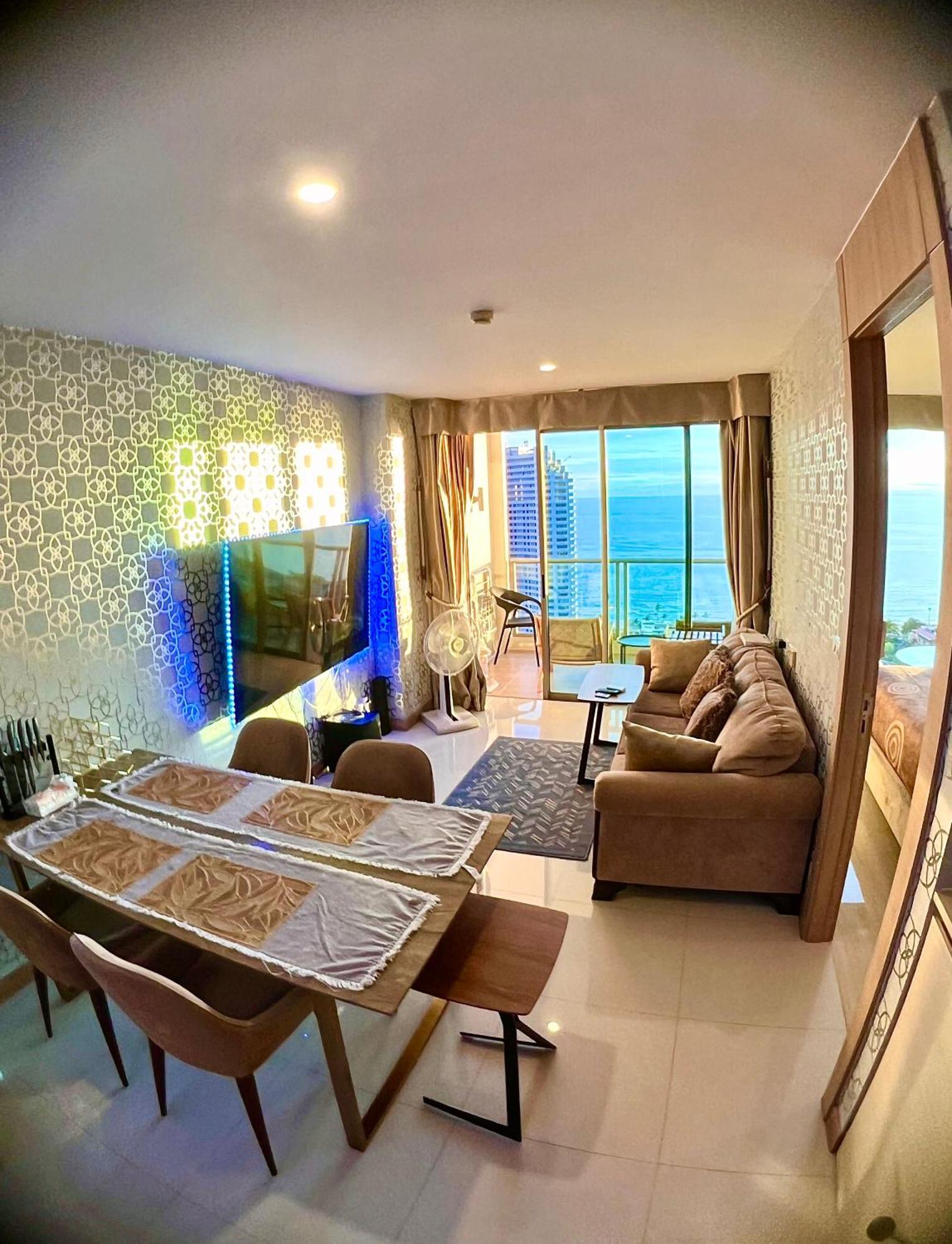 Luxsl Luxury Style Of Life 6 Apartment Pantai Jomtien Luaran gambar