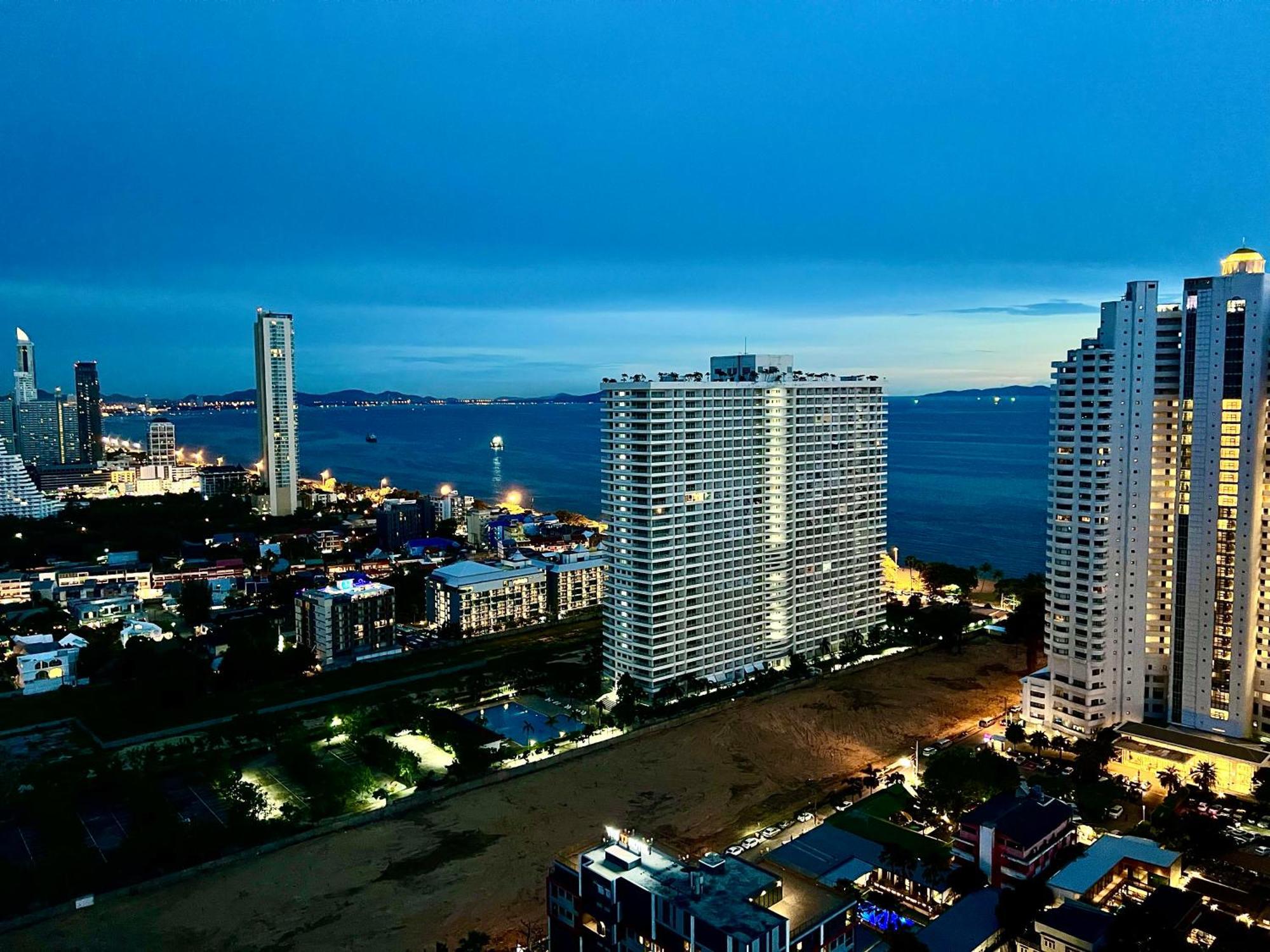 Luxsl Luxury Style Of Life 6 Apartment Pantai Jomtien Luaran gambar